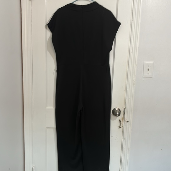 Zara US XL, black jumpsuit, deep V neckline, straight leg - Picture 3 of 6